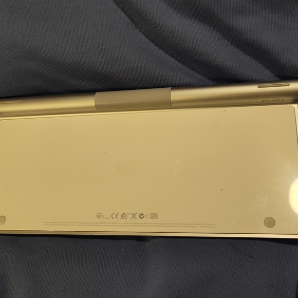 Like-New APPLE Wireless Keyboard - Picture 6 of 9